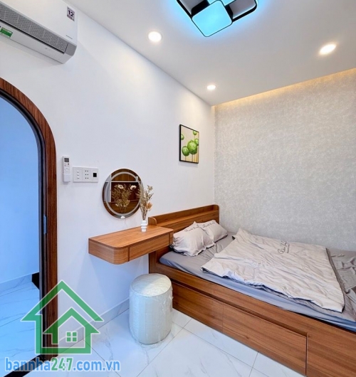 CHỈ 5,2 TỶ – LÔ GÓC PHỐ ẨM THỰC PHAN XÍCH LONG – PHÚ NHUẬN -FULL NỘI THẤT – 2 TẦNG – 3PN – SỔ A4 HOÀN CÔNG Vị trí siêu đỉnh: Ngay phố ẩm thực Phan Xích Long