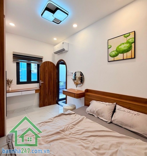 CHỈ 5,2 TỶ – LÔ GÓC PHỐ ẨM THỰC PHAN XÍCH LONG – PHÚ NHUẬN -FULL NỘI THẤT – 2 TẦNG – 3PN – SỔ A4 HOÀN CÔNG Vị trí siêu đỉnh: Ngay phố ẩm thực Phan Xích Long