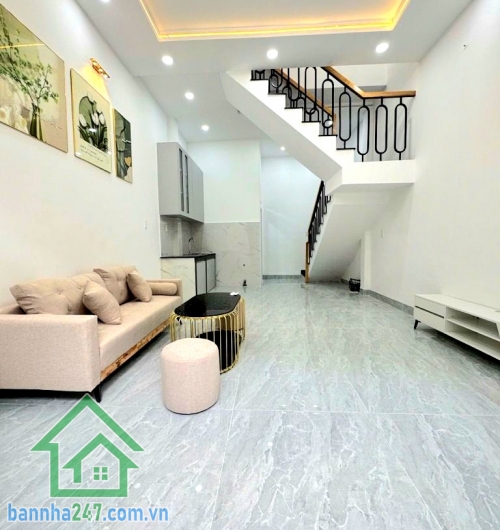 CHỈ 3,79 TỶ - NHÀ MỚI ĐÓN TẾT – HXH 5M ĐẬU TRƯỚC NHÀ – SÁT MẶT TIỀN – NGAY GÒ XOÀI – LÊ VĂN QUỚI – GIÁP TÂN PHÚ - 2PN – 2WC Diện tích: 4 x 8m = 32m² Kết cấu: 1 trệt + 1 lầu. 2PN – 2WC. Phòng khách – bếp gọn gàng. Nhà mới đẹp – thiết kế hiện đại