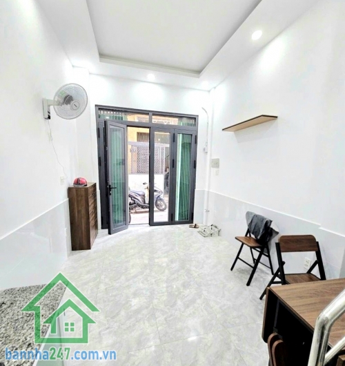 CHỈ 3,95 TỶ – TÂN BÌNH – NGAY BÙI THẾ MỸ – 4 TẦNG BTCT – FULL NỘI THẤT - 2 PN - 2 WC Nhà mới đẹp 100% – dọn vào ở ngay Diện tích: 3.2m x 6m (vuông vức – phong thủy tốt)