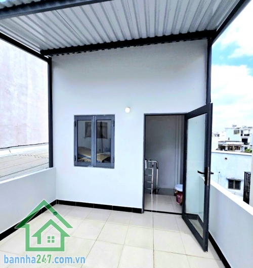 CHỈ 3,95 TỶ – TÂN BÌNH – NGAY BÙI THẾ MỸ – 4 TẦNG BTCT – FULL NỘI THẤT - 2 PN - 2 WC Nhà mới đẹp 100% – dọn vào ở ngay Diện tích: 3.2m x 6m (vuông vức – phong thủy tốt)