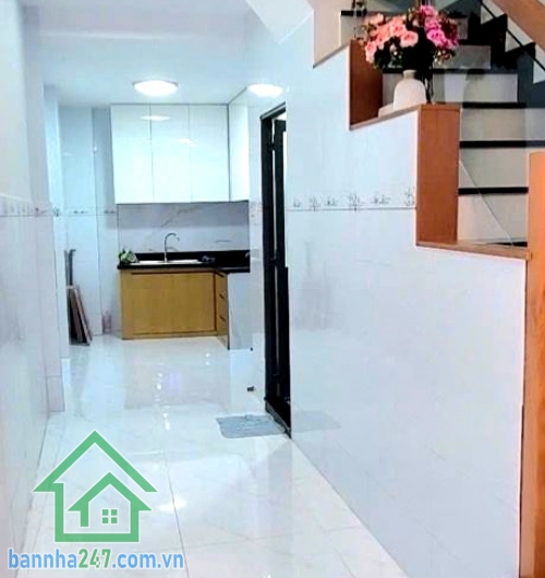 CHỈ 3,9 TỶ – TRUNG TÂM QUẬN 3 – GẦN CMT8 – NHÀ ĐẸP Ở NGAY - 2PN – 2WC Căn nhà “mơ ước” giữa trung tâm – giá hiếm – cực kỳ đáng xuống tiền! Diện tích: 34m² Mob 0933 144 037