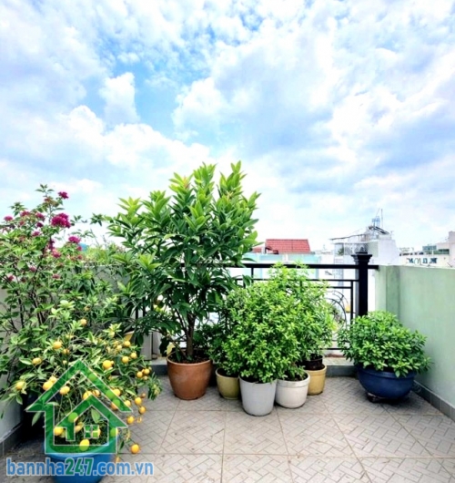 CHỈ 4,16 TỶ – MẶT TIỀN – 5 TẦNG – NGAY LÊ VĂN QUỚI – GIÁP TÂN PHÚ - 2PN - 3WC Nhà đẹp vừa ở vừa kinh doanh Diện tích: 3m x 8m (25m²) Sổ nở hậu nhẹ – hoàn công đủ