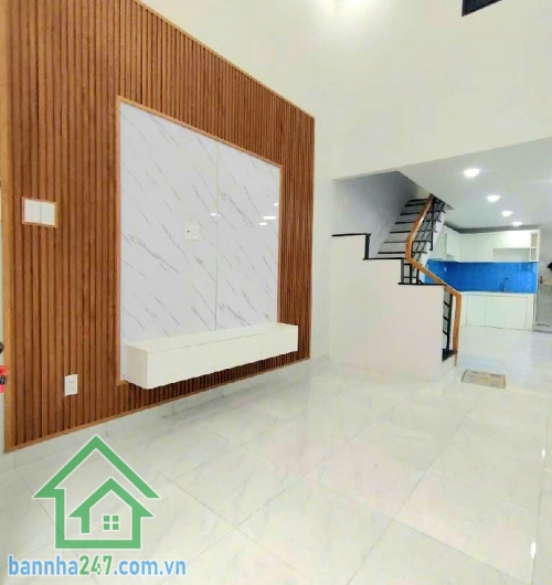 CHỈ 3,53 TỶ – NHÀ ĐẸP Ở NGAY LÊ VĂN KHƯƠNG – HẺM 3.5M THÔNG - 44,9m² (4x11,3)m - 2PN 2WC Diện tích: 4 x 11,3m = 44,9m² Kết cấu: 2 tầng BTCT kiên cố 2PN – 2WC