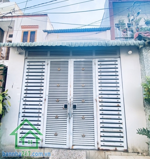 CHỈ 5,6 TỶ – 84M² (4x21)M – HXH THÔNG – SÁT MT TRƯỜNG CHINH - 3PN - 2WC • Diện tích: 4m x 21m – 84m² • Kết cấu: 1 trệt – 1 lửng • Công năng: • Phòng khách, bếp rộng rãi • Có 1 phòng ngủ dưới trệt tiện sinh hoạt • Nhà đang cho thuê 7,5 triệu/tháng