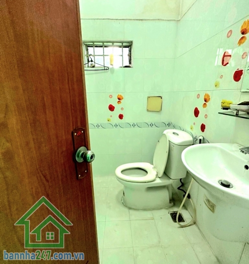 CHỈ 16,9 TỶ - MTKD TÂN PHÚ – ĐƯỜNG NHỰA 20M – DÒNG TIỀN 45TR/TH – CỰC HIẾM • Mặt tiền đường nhựa 20m, có lề rộng trước nhà• Trục kinh doanh sầm uất, giáp Tân Bình