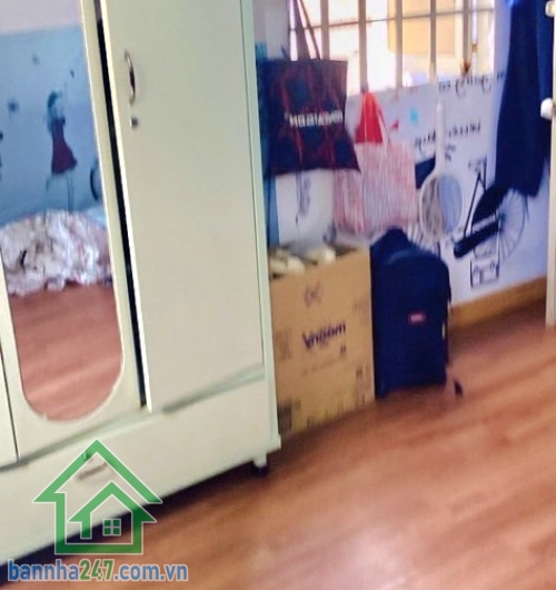 CỰC HOT – TRUNG TÂM QUẬN 10 – CÁCH 2 CĂN RA MẶT TIỀN – CHỈ 4 TỶ DT 33m², sổ chính chủ trang bìa Kết cấu 1 trệt 1 lầu: 2PN, PK, bếp, 1WC Hẻm rộng, thông, sạch sẽ thoáng.