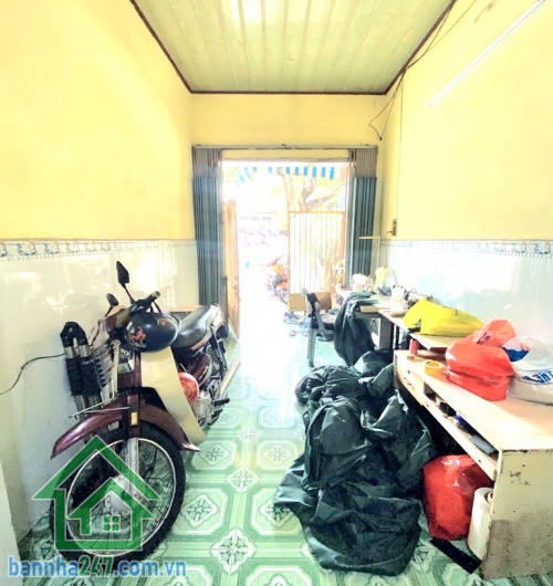 CHỈ 5,3 TỶ – MTKD THOẠI NGỌC HẦU – THẠCH LAM – SỔ NỞ HẬU ĐẸP - 2 TẦNG. DT: 54m² - CHÍNH CHỦ 30 NĂM.  Nhà 1 trệt 1 lầu, hiện trạng cũ – xác định bán đất, tiện xây mới.