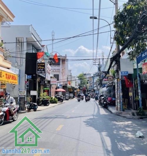 SIÊU HIẾM – NHÀ MẶT TIỀN KINH DOANH – ĐƯỜNG 10M CÓ LỀ – TÂN SƠN NHÌ, TÂN PHÚ – GIÁ CHỈ 12,5 TỶ Diện tích: 92m² (8 x 11.5m), ngang khủng, hiếm có. Kết cấu: 2 tầng. 
