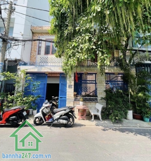 SIÊU HIẾM – NHÀ MẶT TIỀN KINH DOANH – ĐƯỜNG 10M CÓ LỀ – TÂN SƠN NHÌ, TÂN PHÚ – GIÁ CHỈ 12,5 TỶ Diện tích: 92m² (8 x 11.5m), ngang khủng, hiếm có. Kết cấu: 2 tầng. 