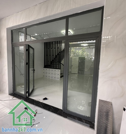 CHỈ 5,6 TỶ - NHÀ MỚI ĐẸP – NGAY KÊNH TÂN HÓA – CHỈ VÀI BƯỚC SANG BÀU CÁT TÂN BÌNH * Diện tích 70m2 (5 x 13m, nở hậu 5.8m tài lộc). * Kết cấu 1 trệt 1 lầu, 3PN, 3WC, có phòng ngủ dưới trệt.