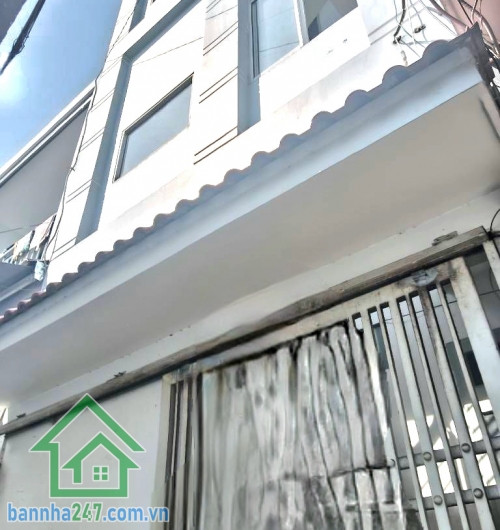 CHỈ 5,2 TỶ - NHÀ 3 TẦNG – NGAY NGÃ TƯ THOẠI NGỌC HẦU & LŨY BÁN BÍCH – DÒNG TIỀN 16,5TR/THÁNG - 3 phòng riêng biệt, mỗi phòng gồm 1 PN + 1 bếp + 1 WC - Vị trí đắc địa: Ngay ngã tư Thoại Ngọc Hầu – Lũy Bán Bích, khu dân cư sầm uất, nhu cầu thuê cao