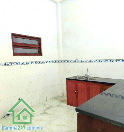CHỈ 5,2 TỶ - NHÀ 3 TẦNG – NGAY NGÃ TƯ THOẠI NGỌC HẦU & LŨY BÁN BÍCH – DÒNG TIỀN 16,5TR/THÁNG - 3 phòng riêng biệt, mỗi phòng gồm 1 PN + 1 bếp + 1 WC - Vị trí đắc địa: Ngay ngã tư Thoại Ngọc Hầu – Lũy Bán Bích, khu dân cư sầm uất, nhu cầu thuê cao