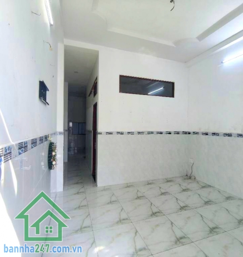 CHỈ 5,2 TỶ - NHÀ 3 TẦNG – NGAY NGÃ TƯ THOẠI NGỌC HẦU & LŨY BÁN BÍCH – DÒNG TIỀN 16,5TR/THÁNG - 3 phòng riêng biệt, mỗi phòng gồm 1 PN + 1 bếp + 1 WC - Vị trí đắc địa: Ngay ngã tư Thoại Ngọc Hầu – Lũy Bán Bích, khu dân cư sầm uất, nhu cầu thuê cao