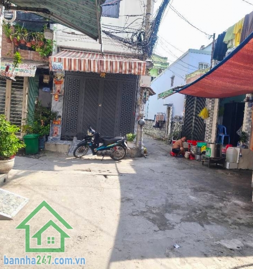 CHỈ 3,2 TỶ – HIẾM CÓ KHÓ TÌM - NHÀ 2 LẦU MỚI XÂY – DTSD 50m² – 2PN – 2WC – VÀO Ở NGAY - HẺM Ô TÔ VÀO ĐƯỢC – SÁT TÂN PHÚ – NGAY CUỐI NGUYỄN SƠN Kết cấu: • 1 trệt 1 lầu mới xây • 2 PN – 2 WC