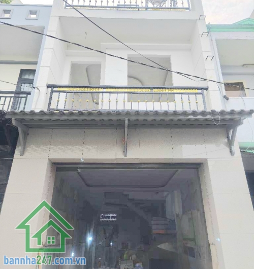 CHỈ 3,95 TỶ - NHÀ 2 TẦNG MỚI XÂY – 2 MẶT HẺM XE HƠI – KHU VIP LÊ VĂN QUỚI Mô tả: * Nhà 1 trệt 1 lầu xây mới 100%, thiết kế hiện đại. * 2PN, 2WC, công năng đầy đủ, vào ở ngay. * Diện tích: 4x12m – vuông vức, không lộ giới. 