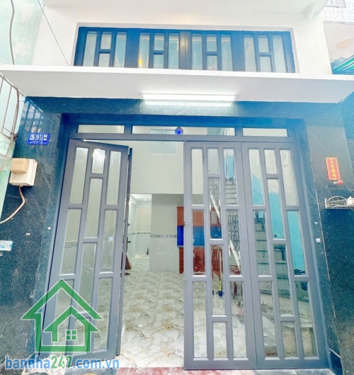 CHỈ 3.5 TỶ - NHÀ ĐẸP – GIÁP NGÃ TƯ BỐN XÃ – Ở NGAY Kết cấu: 1 trệt 1 lửng, 2PN – 2WC (có 1PN trệt tiện lợi), phòng khách, bếp đầy đủ. Vị trí: liền kề Ngã Tư 4 Xã.