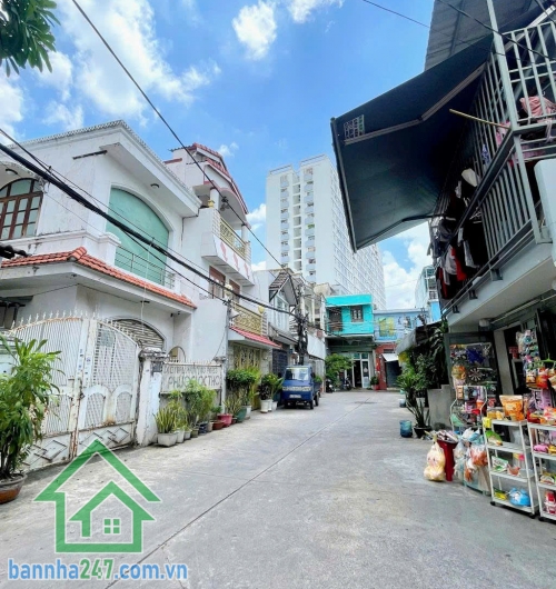 CHỈ 6,1 TỶ - HẺM 6M – Ô TÔ NGỦ TRONG NHÀ – TRUNG TÂM TÂN PHÚ- 2 TẦNG – DT: 61m² (4 x 15). 