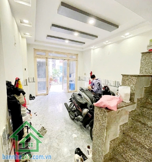 NHÀ ĐẸP 3 TẦNG – HXH TRÁNH NHAU – SÁT SIÊU THỊ AEON TÂN PHÚ - 3PN – 3WC – sân để xe riêng  Diện tích 4x14m – BTCT 3 tầng kiên cố, có sân thượng. 3PN – 3WC – sân để xe riêng 