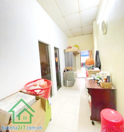 NHÀ SÁT MẶT TIỀN – HẺM XE HƠI – GẦN ĐẦM SEN - 48m² – 2 Tầng – 2PN – 2WC. DT: 48m² – 2 Tầng – 2PN – 2WC Giá chỉ 5,5 TỶ Vị trí cực đẹp, sát MT, thông Hoà Bình – Lũy Bán Bích, tiện đi lại. 