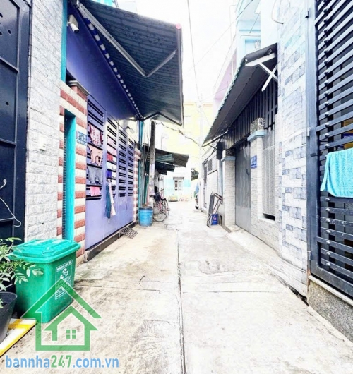 CHỈ 4,15 TỶ – NHÀ ĐẸP 2 TẦNG – HẺM THÔNG 3.5M – NGAY MÃ LÒ – LÊ VĂN QUỚI – GIÁP TÂN PHÚ  Vị trí cực đẹp: Hẻm thông 3.5m, khu dân cư an ninh, dân trí cao, cách Mã Lò – Lê Văn Quới vài bước chân, giáp Tân Phú, tiện ích xung quanh đầy đủ: chợ, trường học, ng