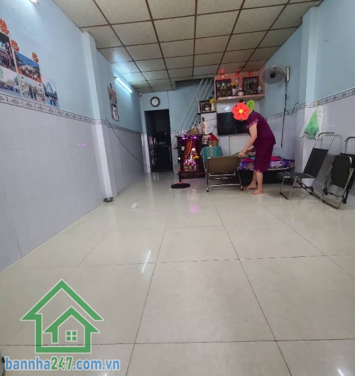 CHỈ 5.2 TỶ – NHÀ ĐẸP PHAN ANH – 46M² – HẺM XE TẢI 6M – GIÁ TỐT NHẤT KHU VỰC Nhà 1 trệt 1 lầu, 3PN – 2WC – phòng khách – bếp rộng rãi. Diện tích: 3.6 x 13m (46m²), vuông vức đẹp, hiếm có căn thứ 2.