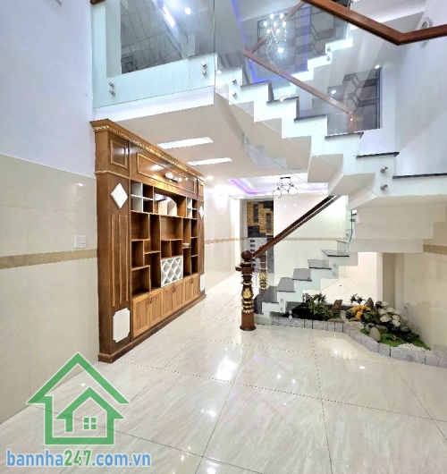 NHỈNH 7 TỶ – NHÀ 5 TẦNG BTCT – HẺM XE HƠI – BÌNH TRỊ ĐÔNG, BÌNH TÂN - 4PN – 5WC DT: 5 tầng (1 trệt, lửng, 2 lầu, sân thượng trước sau). 4PN – 5WC, tầng trệt có phòng ngủ. 