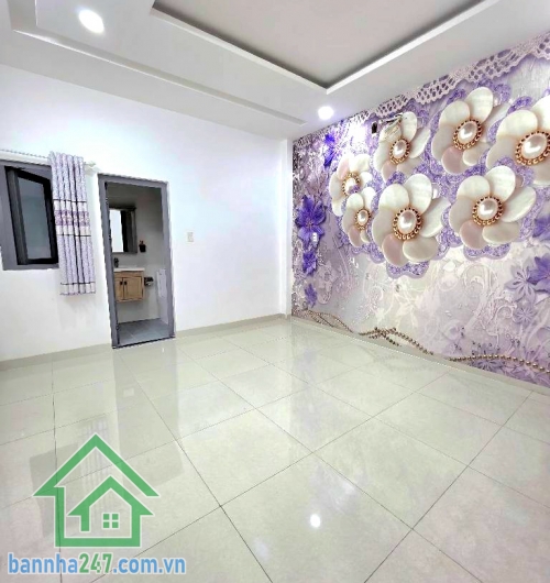 NHỈNH 7 TỶ – NHÀ 5 TẦNG BTCT – HẺM XE HƠI – BÌNH TRỊ ĐÔNG, BÌNH TÂN - 4PN – 5WC DT: 5 tầng (1 trệt, lửng, 2 lầu, sân thượng trước sau). 4PN – 5WC, tầng trệt có phòng ngủ. 