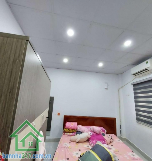 NHỈNH 7 TỶ - TRUNG TÂM Q11 – NHÀ 2 MẶT HẺM OTO – Ở NGAY  Vị trí cực đẹp, 2 mặt tiền hẻm trước sau – thông thoáng, xe hơi vào tận nhà 