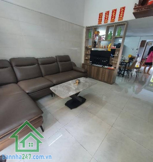 NHỈNH 7 TỶ - TRUNG TÂM Q11 – NHÀ 2 MẶT HẺM OTO – Ở NGAY  Vị trí cực đẹp, 2 mặt tiền hẻm trước sau – thông thoáng, xe hơi vào tận nhà 