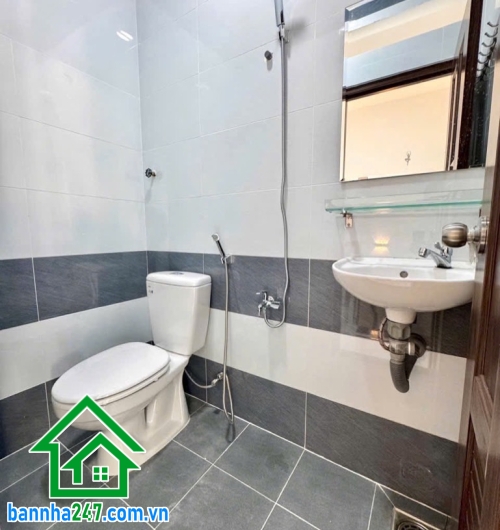 CHỈ 6.05 TỶ - SIÊU PHẨM NHÀ MỚI – HẺM XE HƠI 6M – TRUNG TÂM TÂN PHÚ – Ở NGAY Căn nhà quá lý tưởng cho gia đình nhỏ: 1 trệt 1 lầu – 2PN – 2WC- Nhà mới, sạch sẽ, chỉ xách va ly vào ở. 